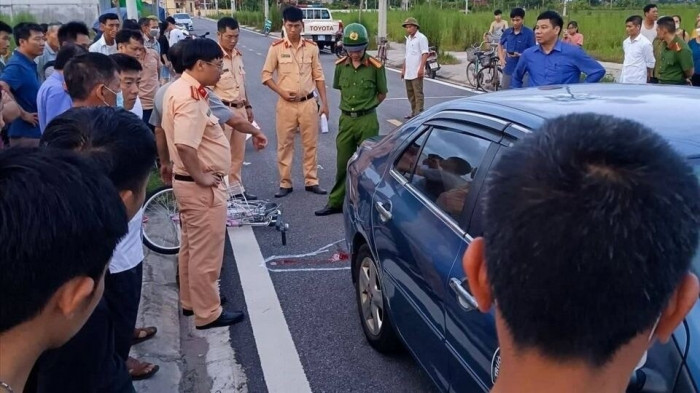 Khởi tố thầy dạy lái xe đi uống nước để nữ học viên gây tai nạn chết người